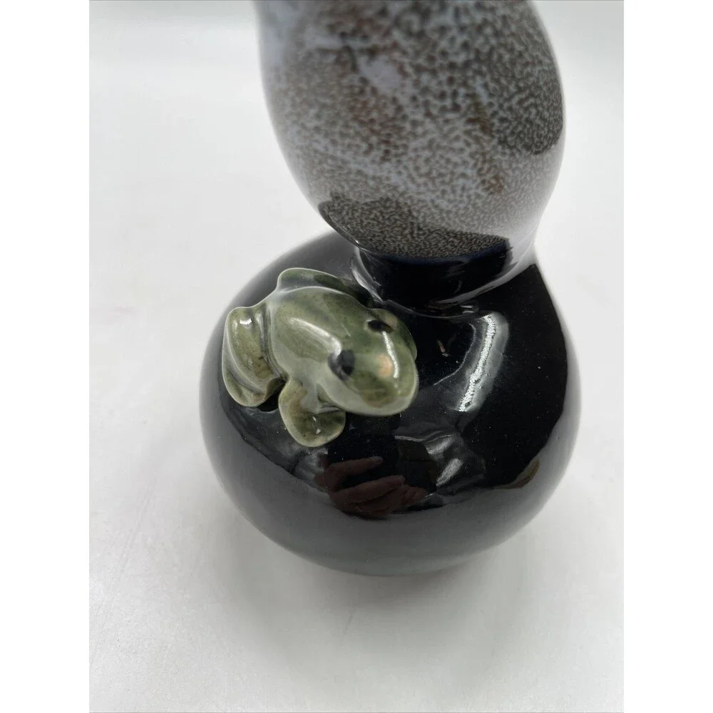 Pottery Ceramic Black Two Tone Speckle Bud Vase with Cute Green Frog 5”